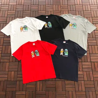 SUPREME T-Shirt
