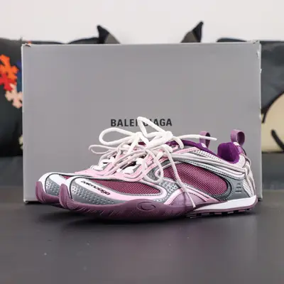 BALENCIAGA