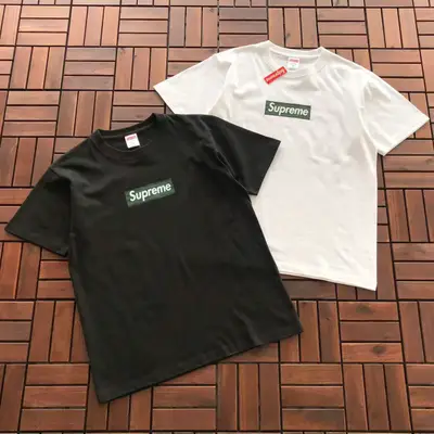 SUPREME T-Shirt