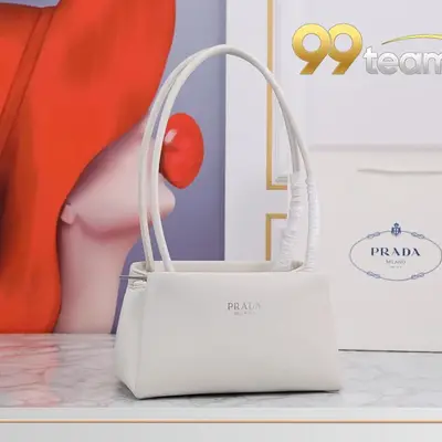 PRADA | Item ID: 08420