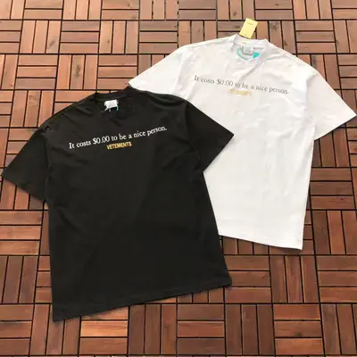 VETEMENTS T-Shirt