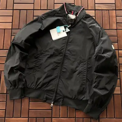 MONCLER Jacke