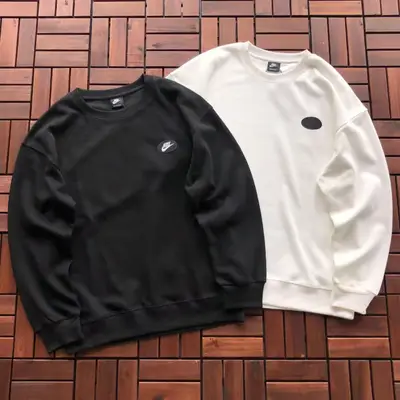 NIKE Sweater