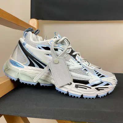 OFF-WHITE