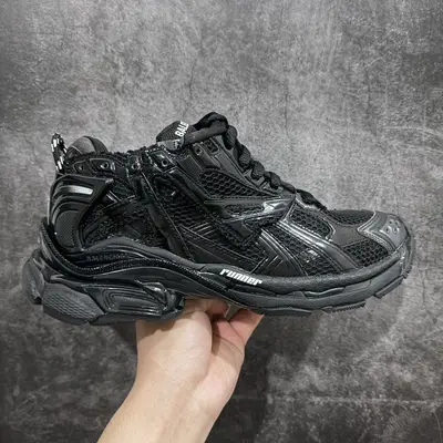 BALENCIAGA