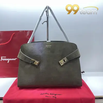 FERRAGAMO | Item ID: 22149