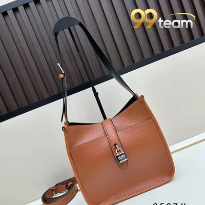 PRADA | Item ID: 09428