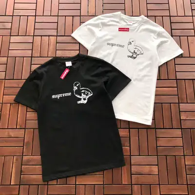 SUPREME T-Shirt