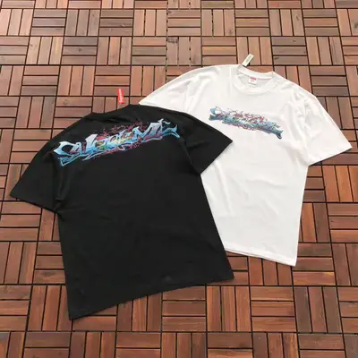 SUPREME T-Shirt