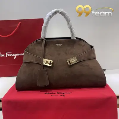FERRAGAMO | Item ID: 22128