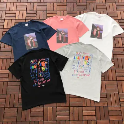 SUPREME T-Shirt