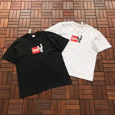 SUPREME T-Shirt