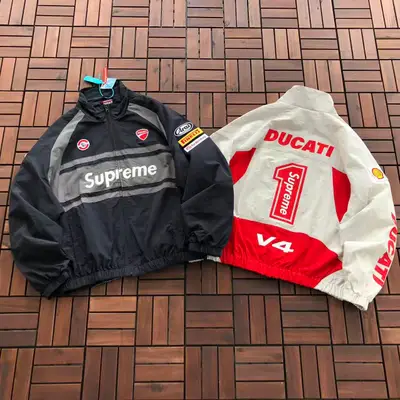 SUPREME Jacke