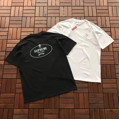 SUPREME T-Shirt