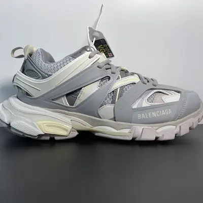 BALENCIAGA