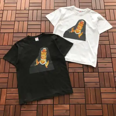 SUPREME T-Shirt