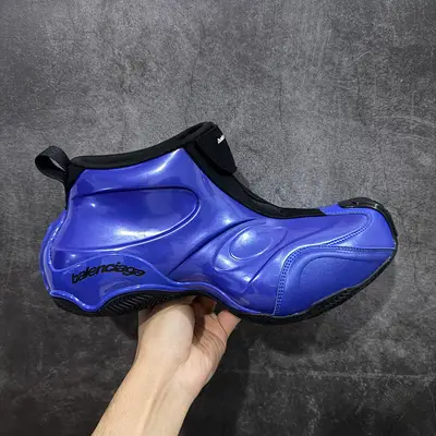 BALENCIAGA