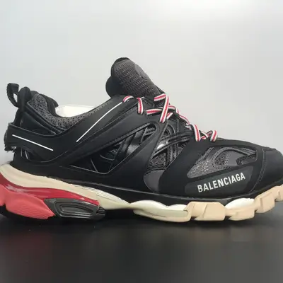 BALENCIAGA
