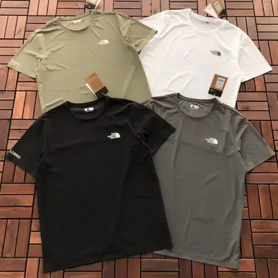 THE NORTH FACE T-Shirt