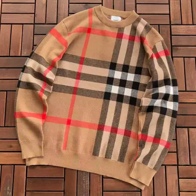 BURBERRY Sweater