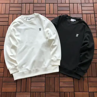 BURBERRY Sweater