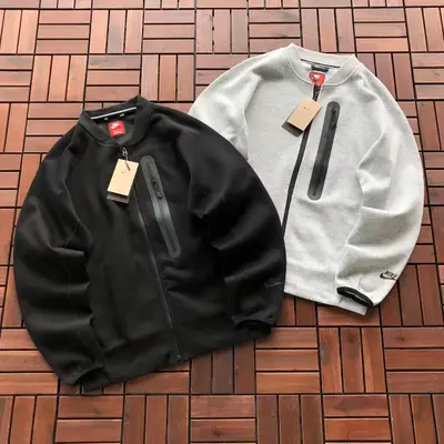 NIKE Sweater