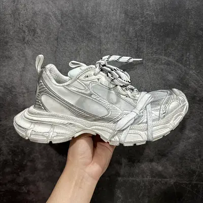 BALENCIAGA