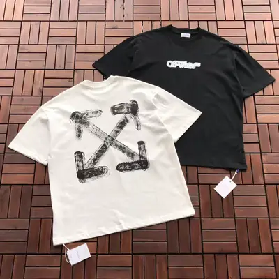 OFF-WHITE T-Shirt