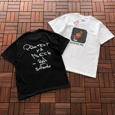 SUPREME T-Shirt