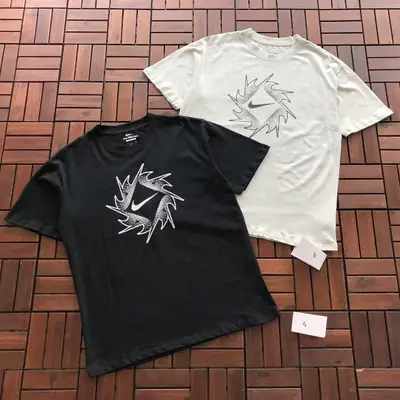 NIKE T-Shirt