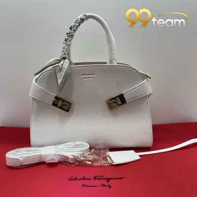 FERRAGAMO | Item ID: 22119