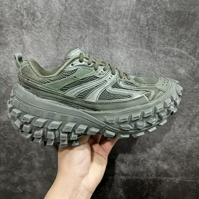 BALENCIAGA