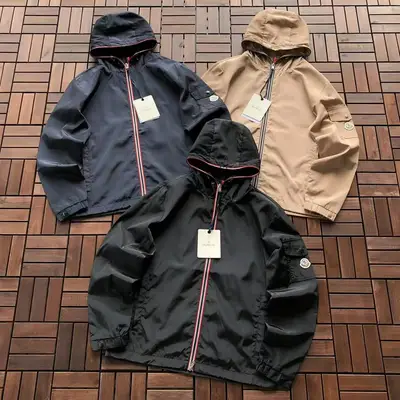 MONCLER Jacke