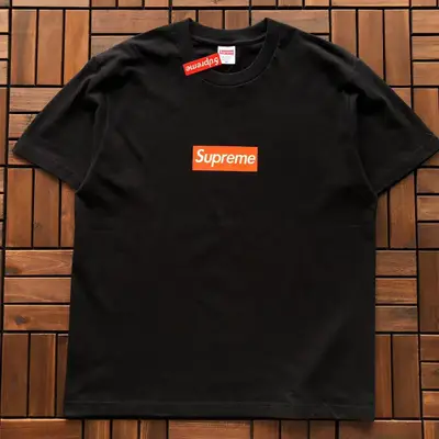 SUPREME T-Shirt