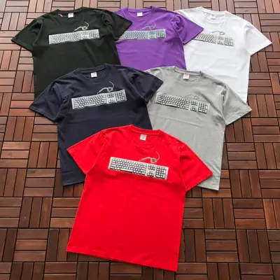 SUPREME T-Shirt