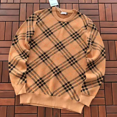 BURBERRY Sweater