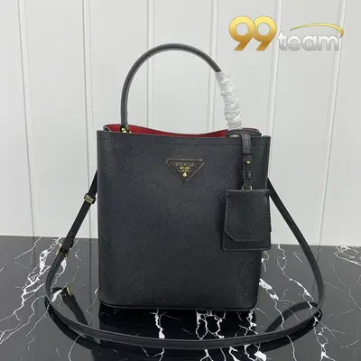 PRADA | Item ID: 08446