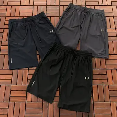 UNDER ARMOUR Shorts
