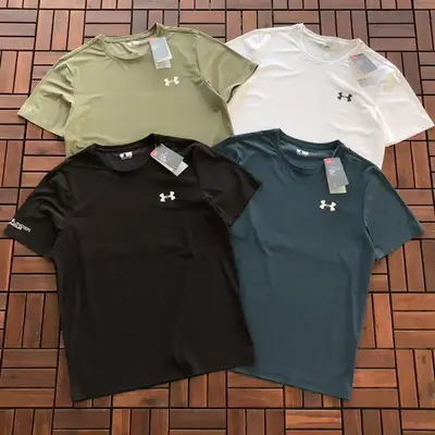 UNDER ARMOUR T-Shirt