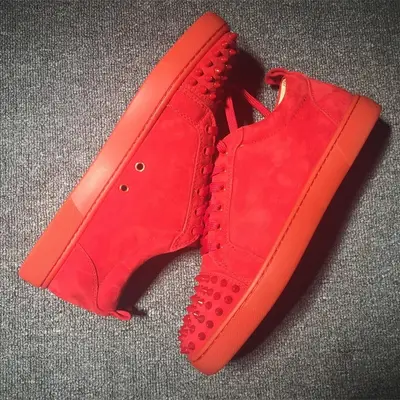 LOUBOUTINS