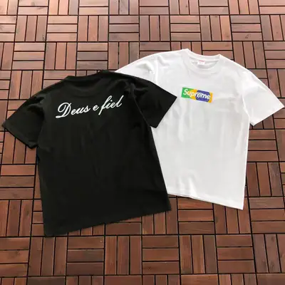 SUPREME T-Shirt