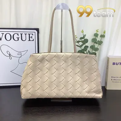 BOTTEGA VENETTA | Item ID: 20650