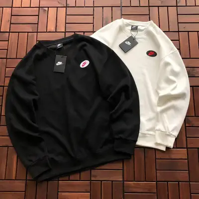 NIKE Sweater