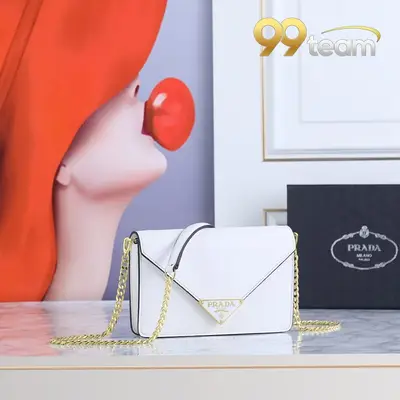 PRADA | Item ID: 08934