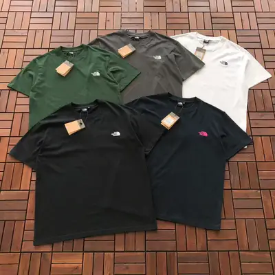 THE NORTH FACE T-Shirt