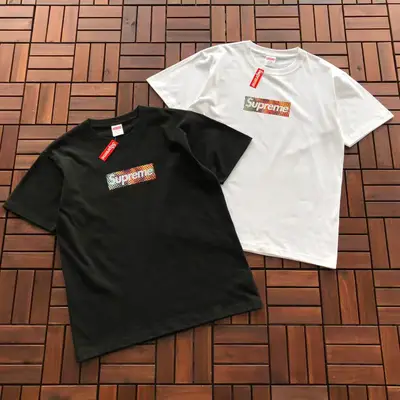 SUPREME T-Shirt