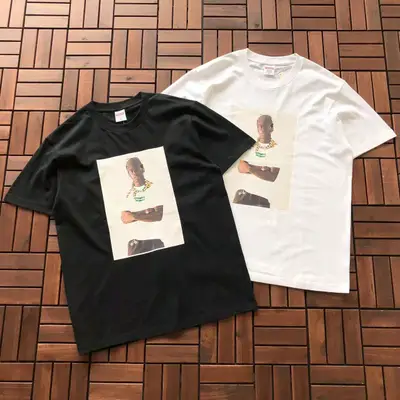 SUPREME T-Shirt