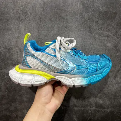 BALENCIAGA