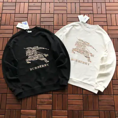 BURBERRY Sweater
