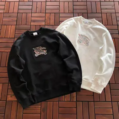 BURBERRY Sweater
